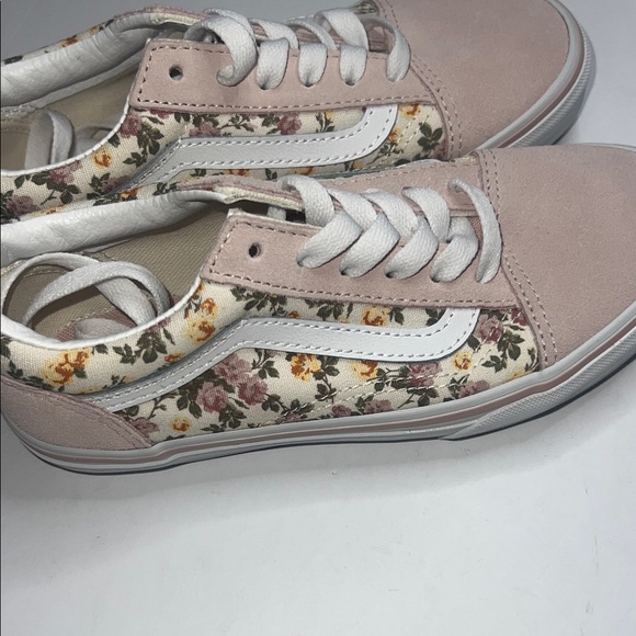 Vans Other - Vans Youth Blush and Floral Canvas Sneakers size 2.5